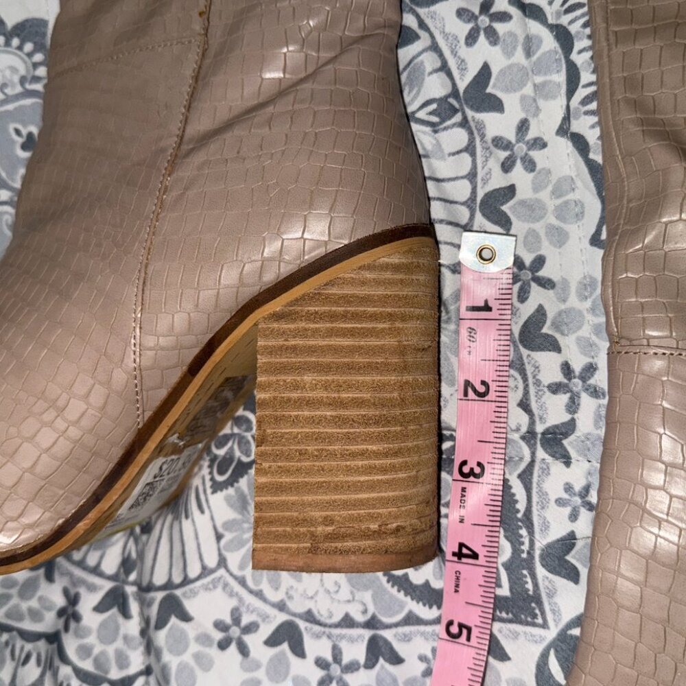 Mi.iM Women's Boots Size 7 Tall Tan Faux Snakeskin Knee High Pointed Toe - Picture 7 of 7
